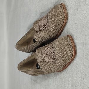 Stuart Weitzman Loafers Tassel Block Heel Beige Slip On Tan Womens Size 6M